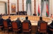 Для Беларуси в равной степени важно развивать сотрудничество с Востоком и Западом, не делая искусственного выбора между ними, - Александр Лукашенко