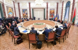 Песков: президенты РФ, Белоруссии и Казахстана обсудили развитие Таможенного союза