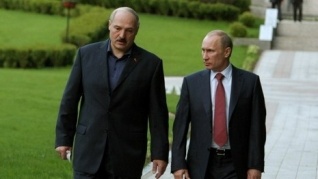 Лукашенко и Путин по телефону продолжили переговоры по темам, представляющим взаимный интерес