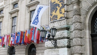 Общественная палата РФ обратилась в ОБСЕ с просьбой дать публичную оценку санкциям в отношении телеканалов "112.Украина" и NewsOne на Украине