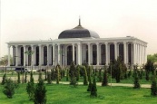 В туркменском парламенте прошла встреча с делегацией ОБСЕ