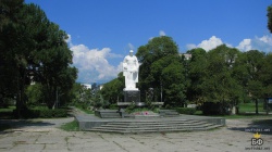 Мемориал российским миротворцам начали возводить в Сухуме