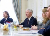 Мэры Душанбе и Москвы обсудили положение мигрантов в российской столице