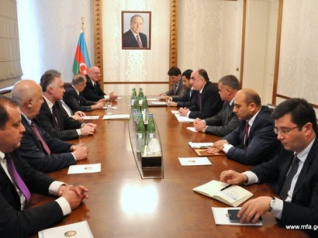 Глава МИД Азербайджана встретился со спикером парламента Грузии