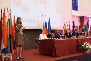 Укрепление позиций русского языка обсуждают соотечественники на форуме в Болгарии