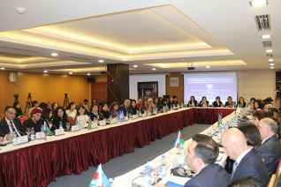 В Баку состоялся круглый стол «Роль женщин в общественно-политической жизни Азербайджана»