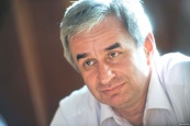 Президент Абхазии поздравил главу ДНР Александра Захарченко