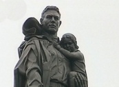 Россия защитит памятники советским воинам за рубежом