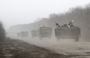 ОБСЕ: украинские военные отвели несколько колонн тяжелой техники от линии соприкосновения