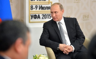 На площадке форума ШОС и БРИКС Владимир Путин провел двусторонние встречи с президентами нескольких стран СНГ
