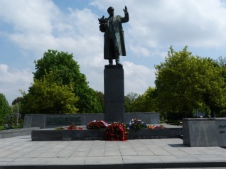Россия возмущена решением властей Праги перенести памятник маршалу Коневу