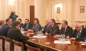 Избранный президент Молдавии Игорь Додон встретился в Кишиневе с депутатами Госдумы
