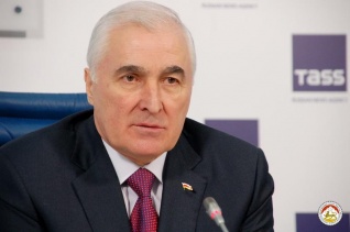 Президент Южной Осетии Леонид Тибилов принял делегацию ПМР