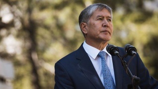 Президент Кыргызстана подписал закон о проведении референдума