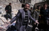 Российские военные доставили гуманитарную помощь в сирийский Алеппо