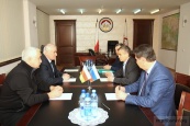 Президент Южной Осетии обсудил итоги реализации Инвестпрограммы 2014 года с замсекретаря Совбеза России