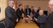 Ветеранов ВОВ Сухумского района наградили юбилейными медалями