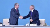 Президент Казахстана заявил, что не стесняется советоваться с Нурсултаном Назарбаевым