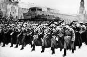 Годовщину военного парада 1941 года отмечают в России