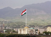 Эмомали Рахмон поздравил народ Таджикистана с Днем национального флага