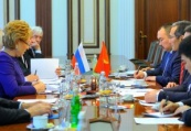 Оторбаев и Медведев обсудили актуальные вопросы двустороннего сотрудничества