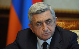 Президент Армении прибыл в РФ на торжества по случаю Победы и на саммит ЕАЭС