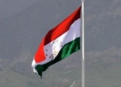 Э. Рахмон поздравил народ Таджикистана с Днем национального флага