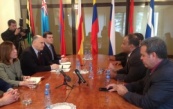 Министр иностранных дел Абхазии Вячеслав Чирикба провел встречу с делегацией из Науру