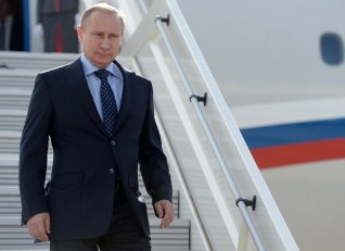Владимир Путин направляется в Минск для участия в переговорах в "нормандском формате"