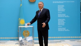 Владимир Путин поздравил Нурсултана Назарбаева с победой на выборах президента Казахстана