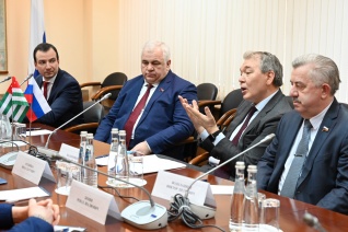 Встреча с Министром иностранных дел Республики Абхазия Иналом Ардзинбой