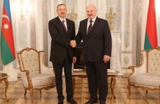Александр Лукашенко предложил Ильхаму Алиеву акцентировать внимание на новых идеях и направлениях взаимовыгодного сотрудничества