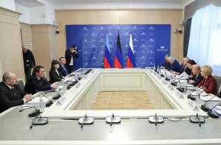 Встреча представителей ДНР и ЛНР с членами Правительства РФ и депутатами Государственной Думы