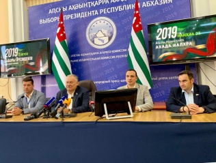 Наблюдатели из Госдумы не зафиксировали нарушений на выборах президента Абхазии