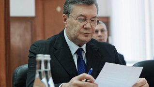 Янукович заявил, что собранные им материалы перевернут дело о "евромайдане"