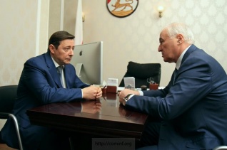 Президент Южной Осетии Леонид Тибилов и вице-премьер РФ Александр Хлопонин провели рабочую встречу во Владикавказе