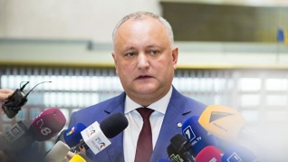 Президент Молдавии призвал госслужащих и силовиков поддержать новое правительство