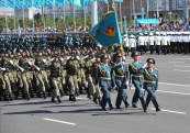 В Казахстане состоялся самый масштабный в истории страны военный парад в честь юбилея Победы и Дня защитника Отечества