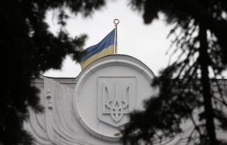 Верховная рада приняла закон об отказе от внеблокового статуса Украины