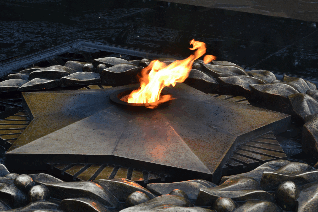 В Луганске зажгли Вечный огонь: впервые за 5 лет