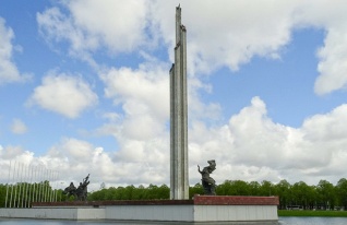«Русский союз Латвии» потребовал защитить памятники борцам с фашизмом