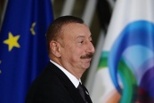 Ильхам Алиев поздравилВладимира Путина с вступлением в должность президента России
