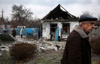 Порошенко ввел меры по экономической изоляции части Донецкой и Луганской областей
