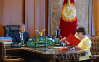 Президент А.Атамбаев обсудил с главой Минфина О.Лавровой ход исполнения республиканского бюджета