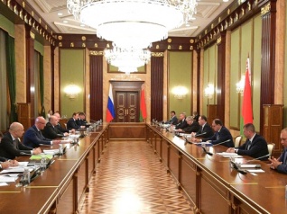 Михаил Мишустин провёл переговоры с Премьер-министром Республики Беларусь Романом Головченко
