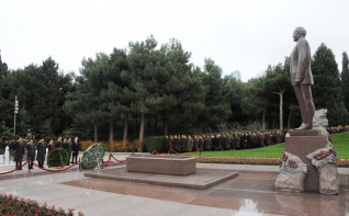 Коллектив Министерства по чрезвычайным ситуациям почтил память общенационального лидера Гейдара Алиева и шехидов