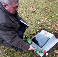 На польском кладбище установили мемориальную доску советскому воину