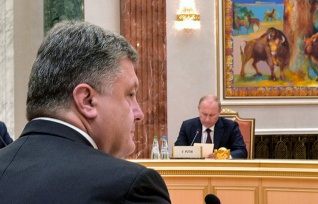 Порошенко назвал переговоры в Минске "сложными и тяжелыми"