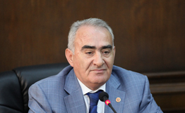 Саакян пригласил главу Сената Франции принять участие в мероприятиях к 100-летию Геноцида армян