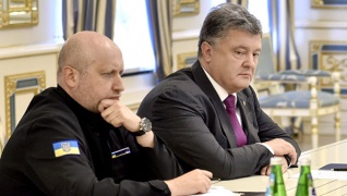 Порошенко призвал украинскую диаспору поддержать поставку оружия Киеву